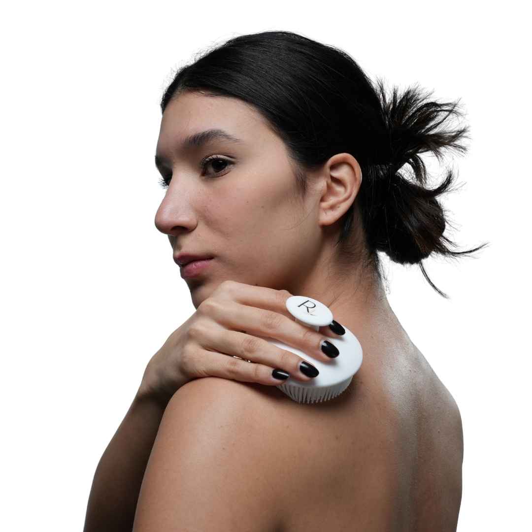 Female Model using White Raqiia Body Scrubber